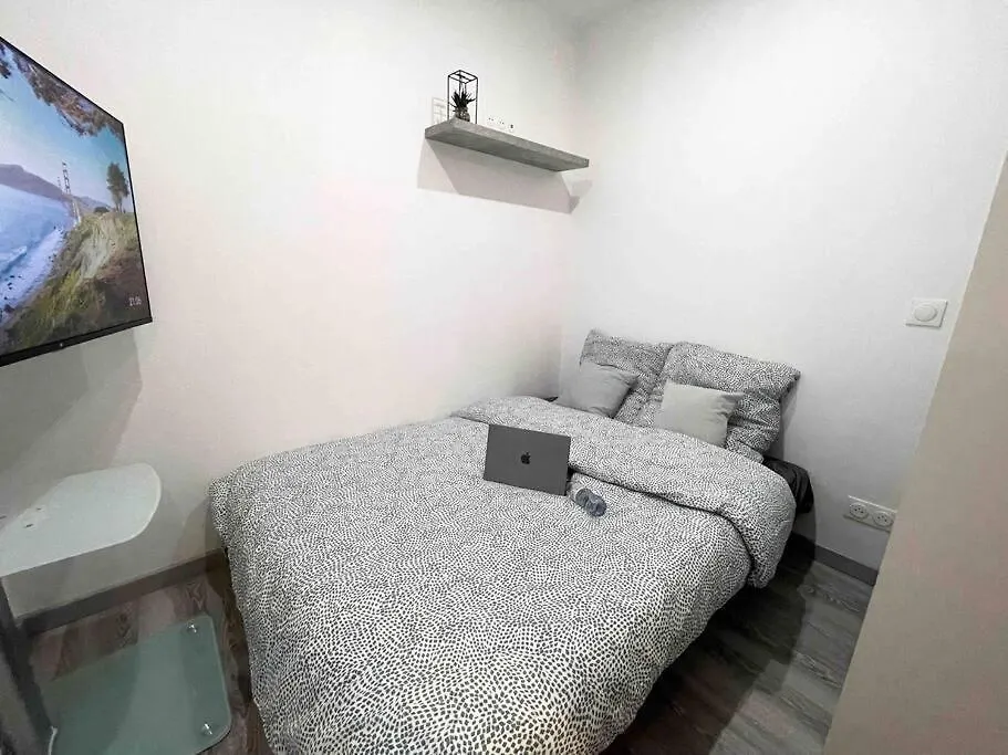 • Pti' Parisien • Apartment France